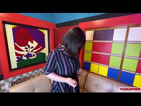 ❤️ Cutie Japanese pẹlu awọn omu nla ṣe baraenisere pẹlu awọn nkan isere ibalopọ ati pe o ni orgasm kan. O sọrọ ninu ifọrọwanilẹnuwo kan nipa iriri onibaje rẹ. Awọn ori omu nla ati obo ti o ni irun ti n kerora. Osaka onihoho ❤️❌ Ohun onihoho ti ile  ﹏